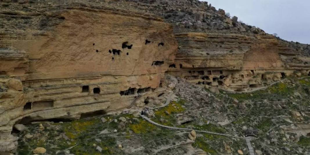 Doğal değil tamamen insan emeği! 5 katlı mağara: Gören bu güce inanamıyor 3